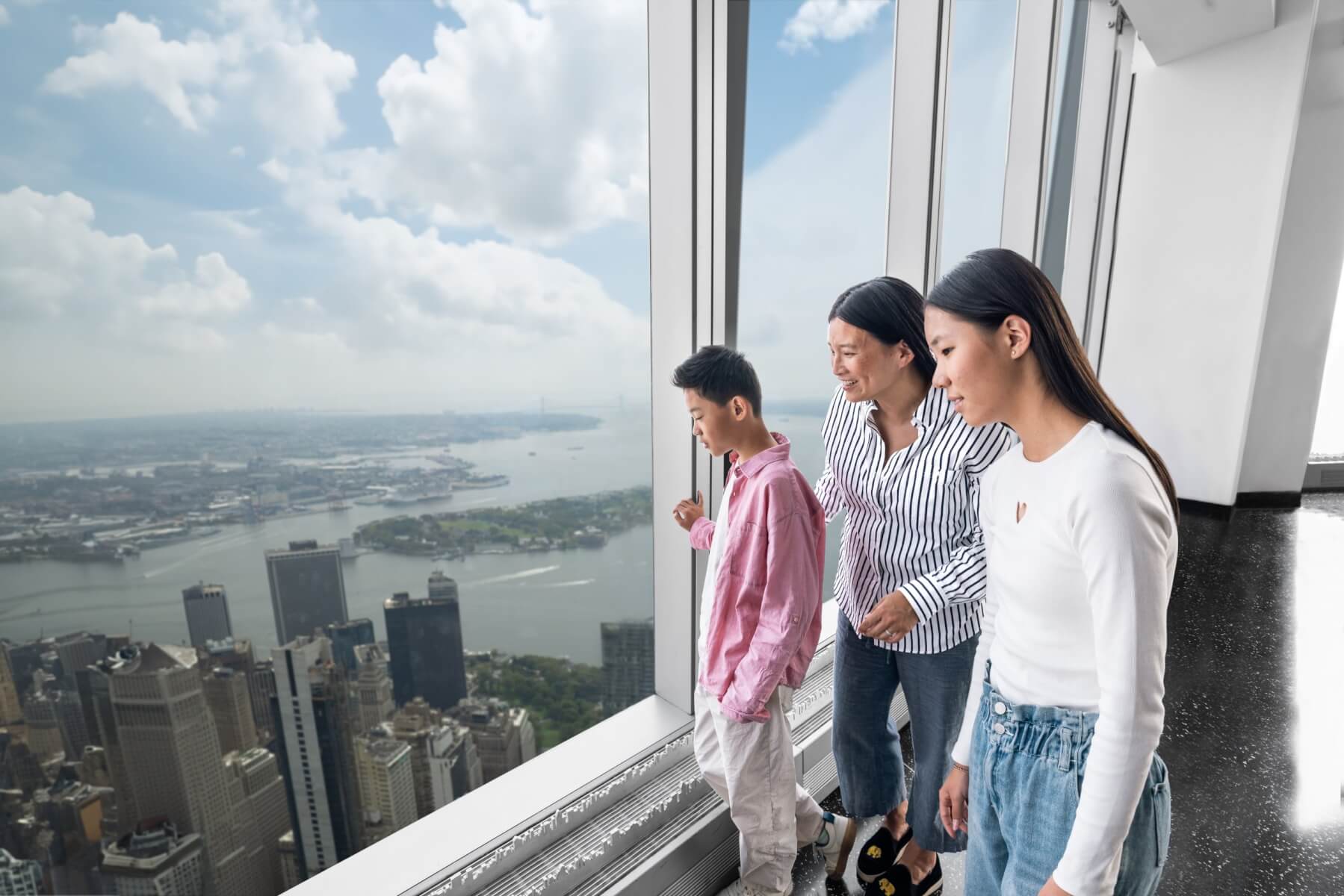 Famille profitant de la vue à One World Observatory