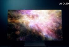 Pantalla LG OLED Flex instalada en una habitación